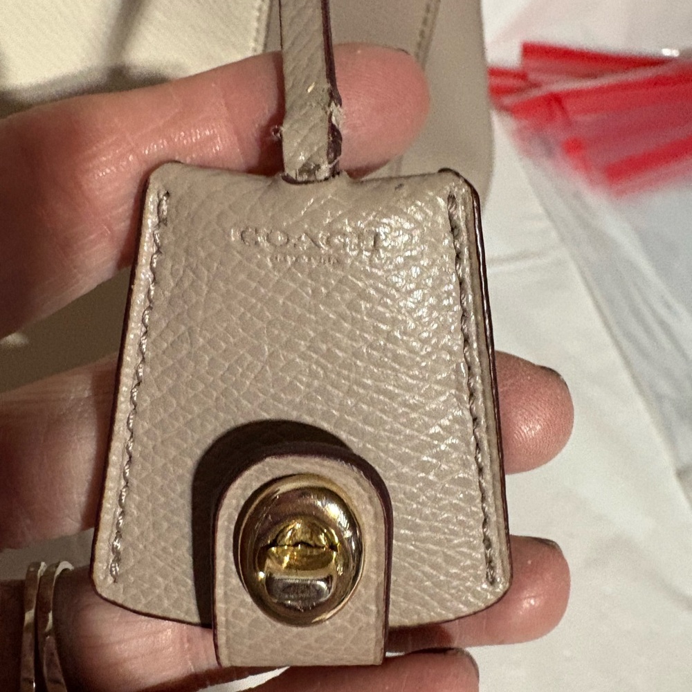 Coach Cream and Tan Leather Handbag - Picture 5 of 15